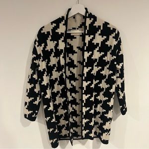 CACHE Womens Houndstooth Sweater